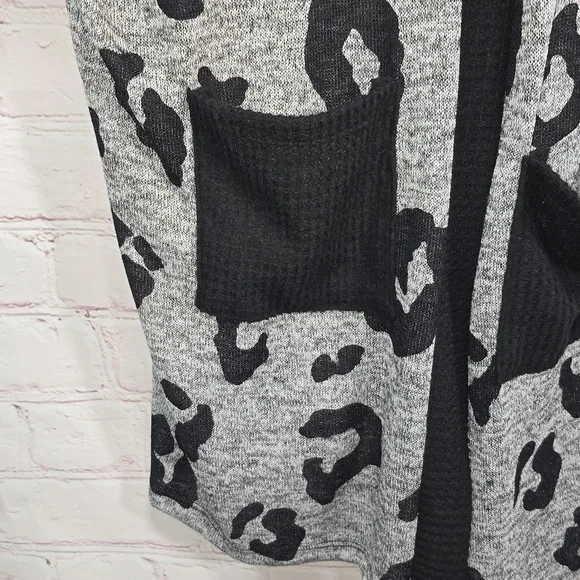 WHITE BIRCH Grey Leopard Print Cardigan Open Front Womens Size XL NWT - Picture 5 of 12